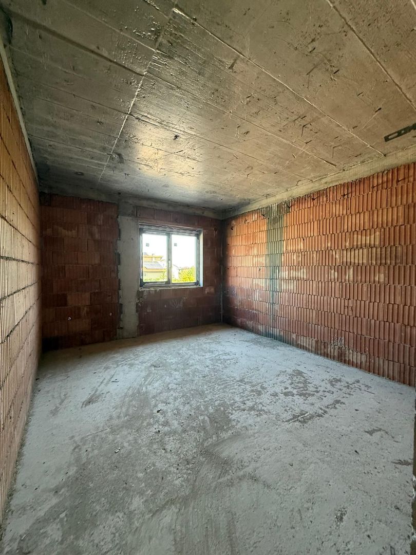 Casa individuala- 3 dormitoare - teren mare -Dumbravita - Poză 10