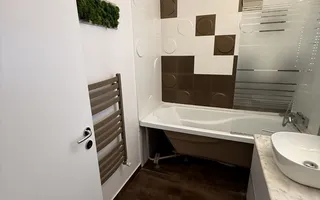 Etaj 2 , 3 camere decomandat Soarelui - Poză 13