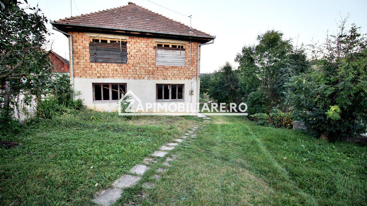 De vanzare 2 case cu 4.900 mp teren, Livezeni 0% comision - Poză 13