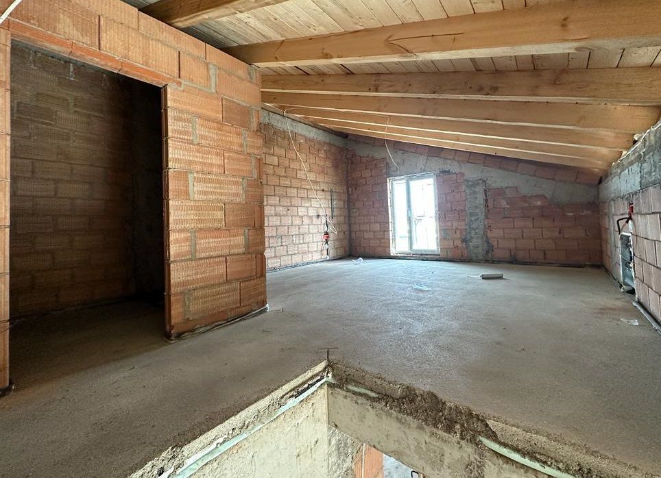 Apartament cu 3 camere cu terasa de 20 mp zona Sanpetru - Poză 12