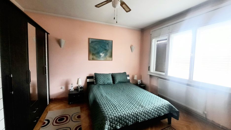Apartament frumos si renovat cu garaj - zona Medicina - Poză 16