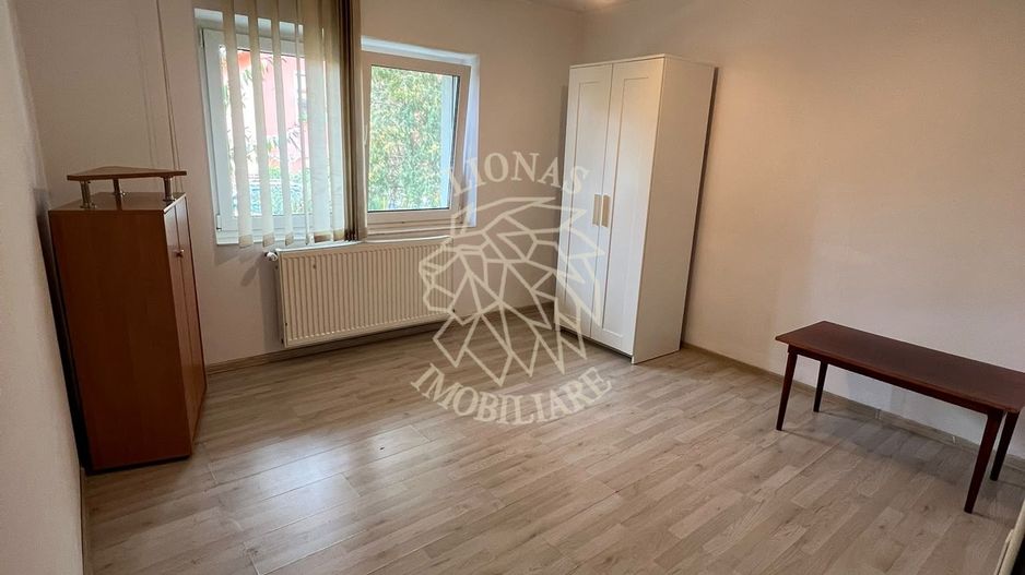 Apartament decomandat 3 camere-parcare-parter-Zona Imparatul Traian - Poză 2
