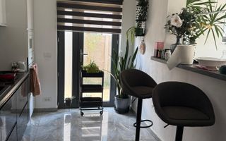 Casă individuală cu teren de 700 mp – Moșnița Veche, toate utilitatile - Poză 3