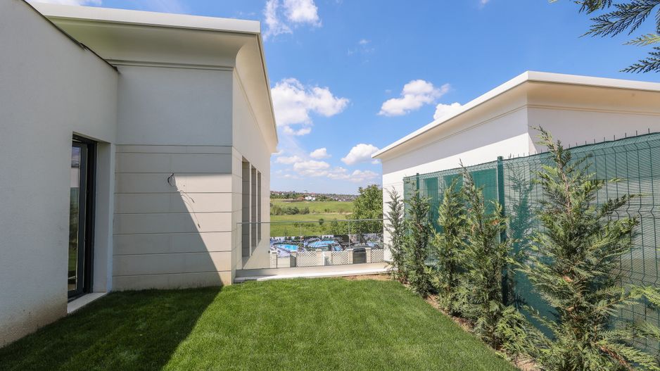 Vila in ansamblu exclusivist cu finisaje si dotări premium - Poză 14