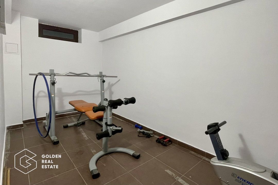 Apartament cu 5 camere și demisol mare, 2 bai, intrare separată - Poză 25