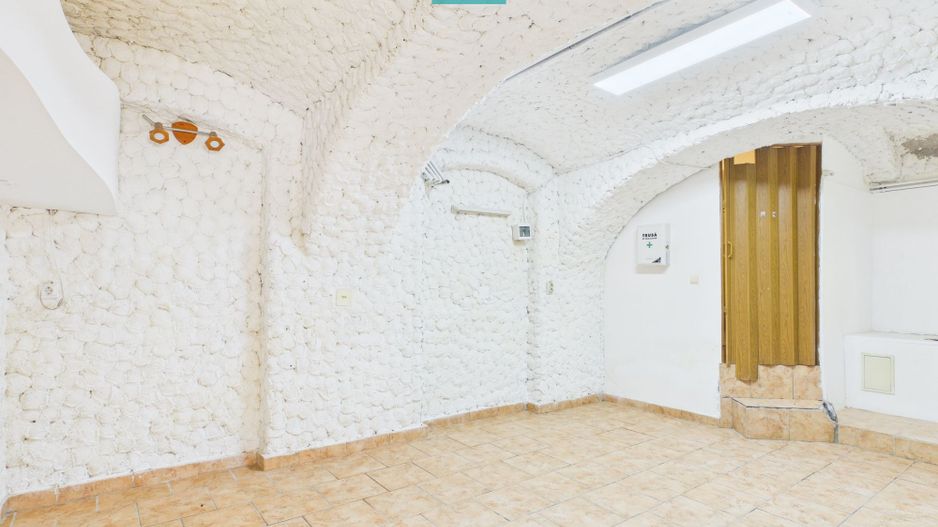 Spațiu comercial  de 29 mp cu vad ultracentral - Poză 1