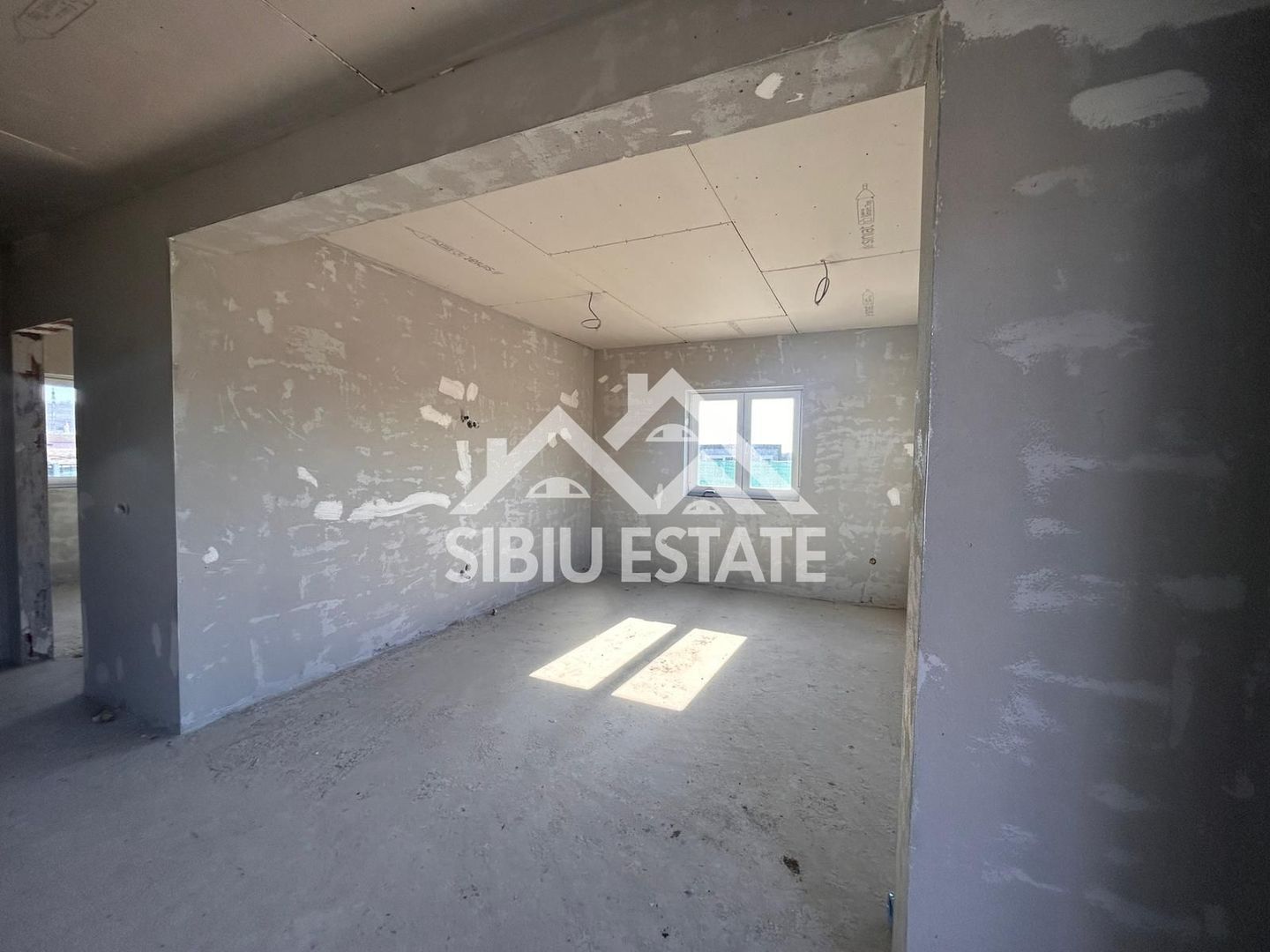 Casa duplex de vanzare 4 camere, 2 bai-s.u. 142 mp. PRET AVANTAJOS - Poză 36