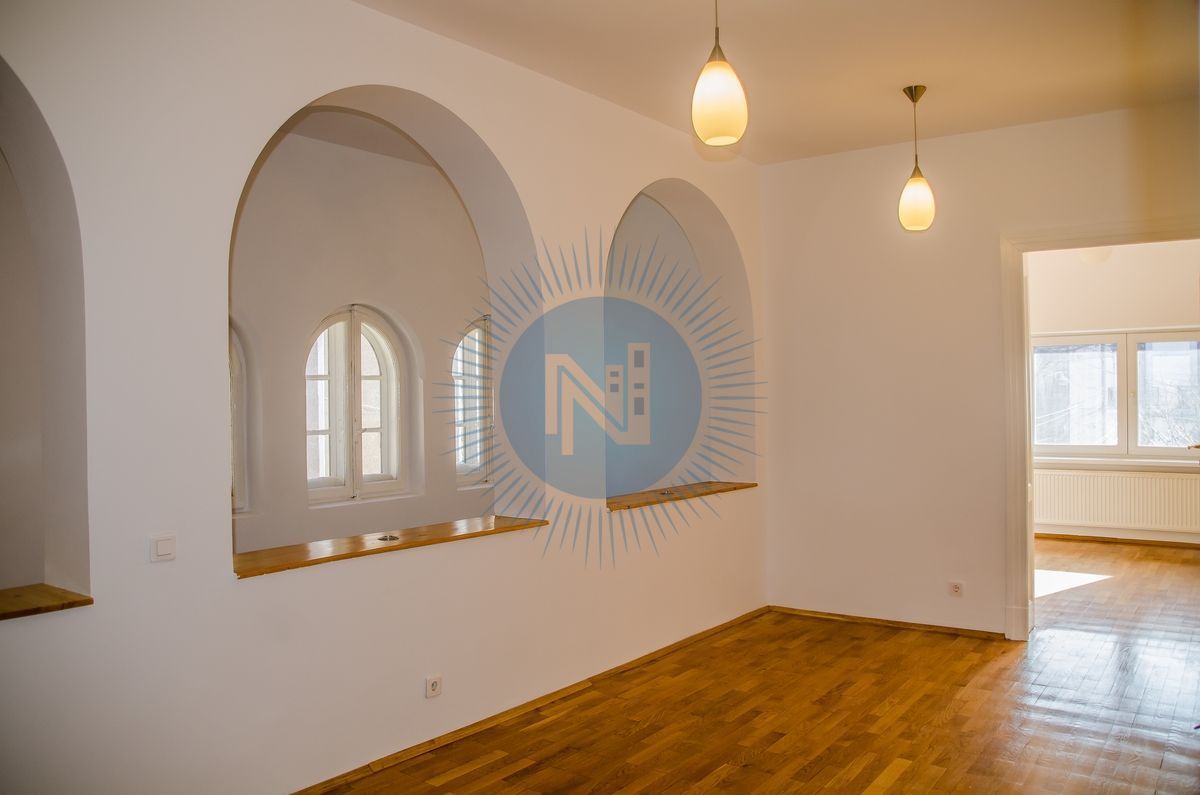 Etaj 1 plus mansarda in vila - Poză 2