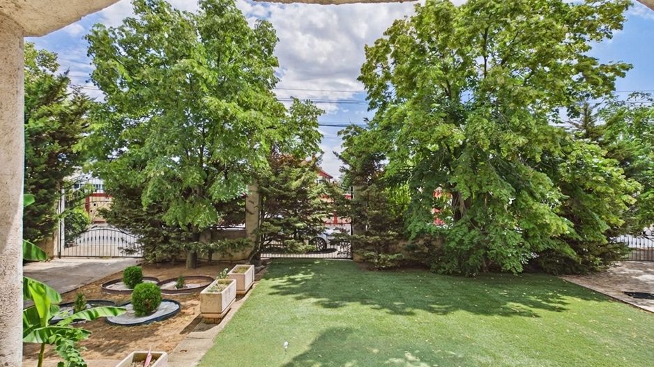 Clădire 850 mp, Czaran Gyula, 8 parcări - Poză 3
