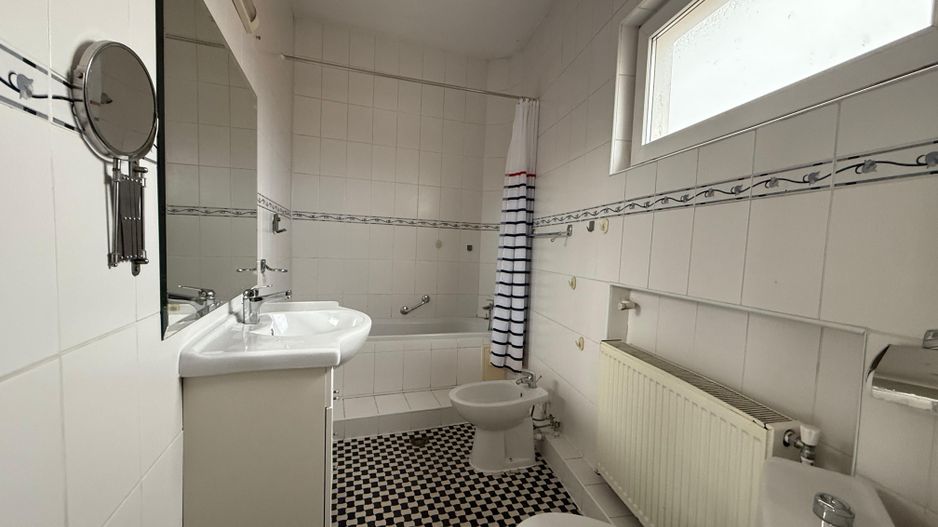 DE ÎNCHIRIAT APARTAMENT 3 CAMERE | VILĂ INTERBELICĂ | CENTRALĂ PROPRIE - Poză 9