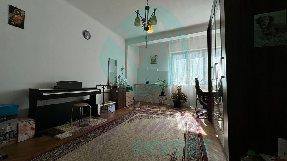 Apartament spatios cu 4 camere - Poză 4