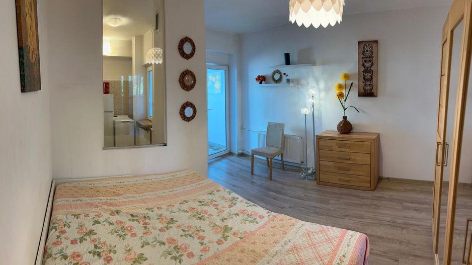 Apartament cu o camera 27 mp etaj 1 - Ultracentral - Piața Ștefan cel Mare - Poză 1