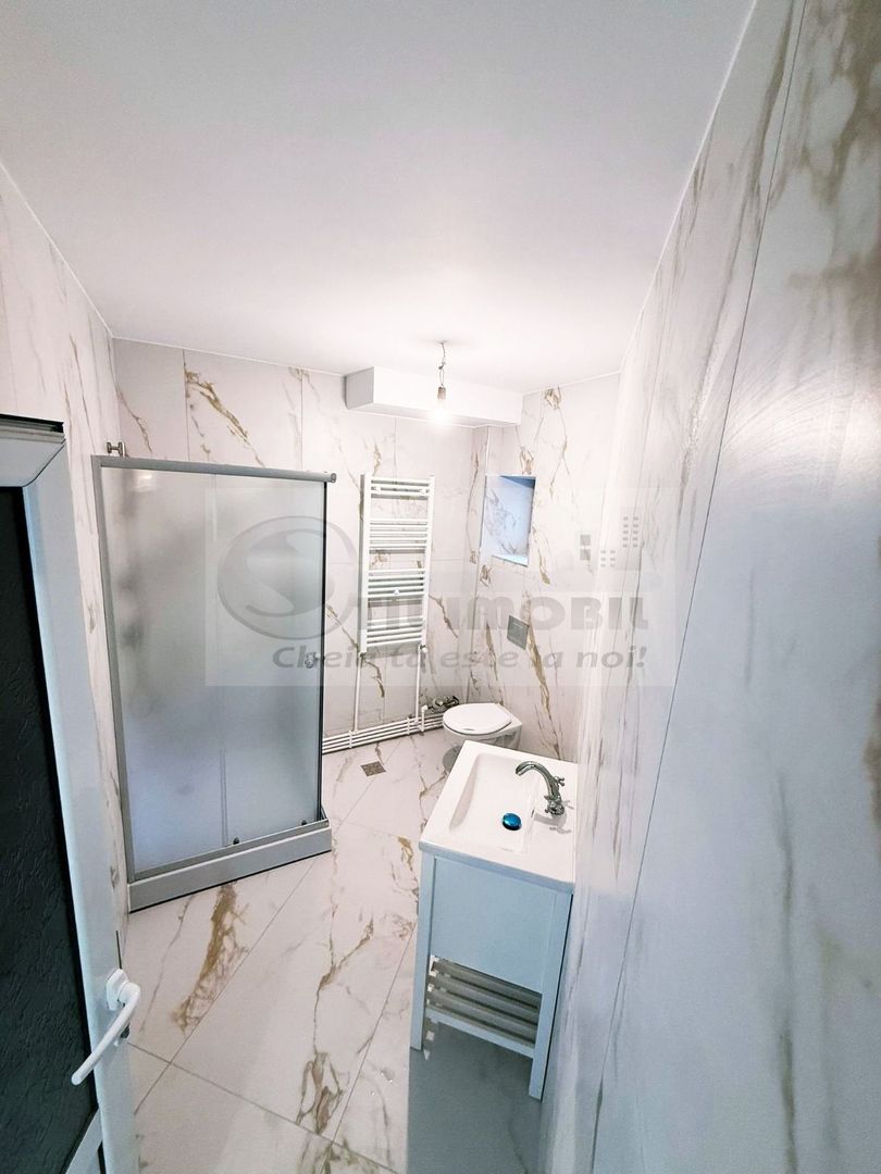 Liber, apartament 3 camere Nicolina 1, renovat modern, baie cu geam - Poză 5