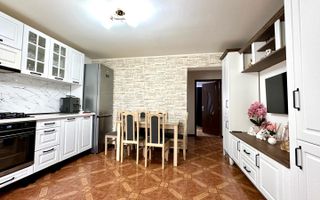 Apartament 3 camere, 2 balcoane inchise, loc de parcare, zona Junior - Poză 1