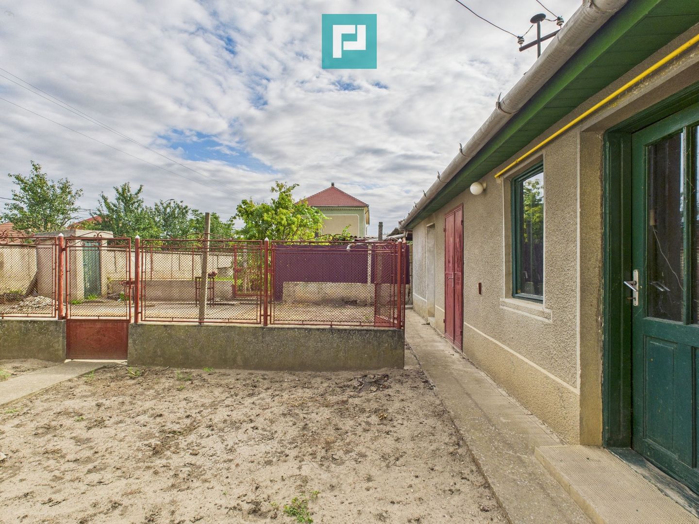 Casă cu teren generos, zonă centrală, Curtici - Poză 22