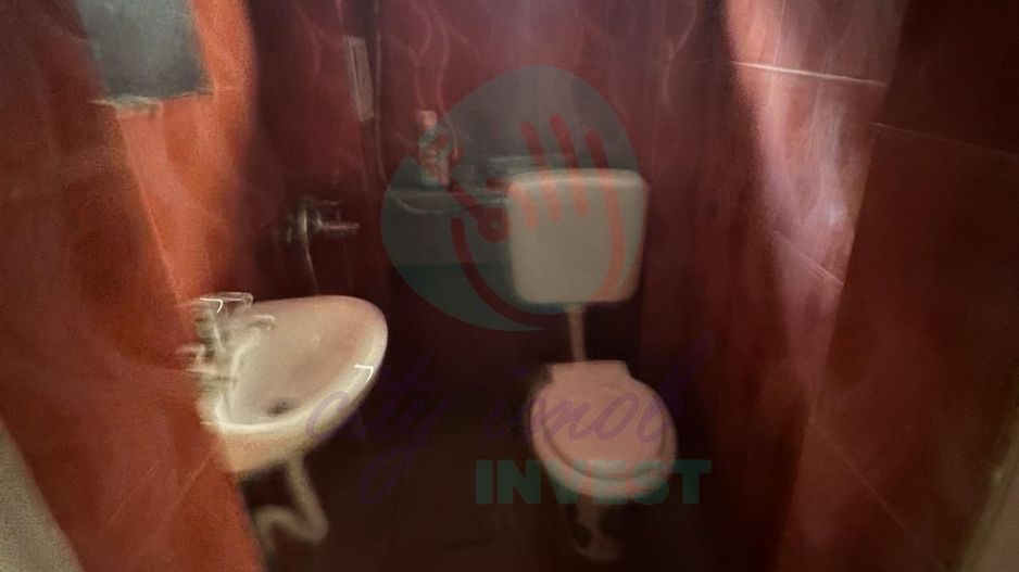 3 camere la vila in zona Calea Calarasilor - Poză 8