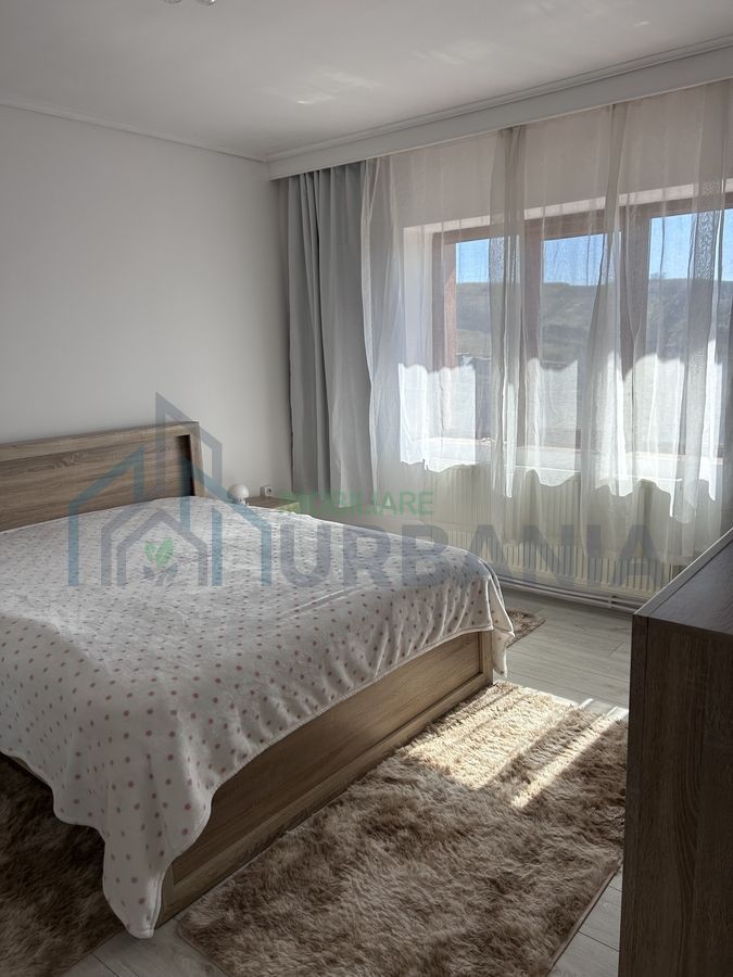 Casă recent renovată, 5 camere, Aroneanu, sat Rediu Aldei, 9 km de Podu de Fier - Poză 3