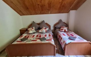 In inima muntelui! Vanzare pensiune in Moroeni-Jud Dambovita - Poză 6