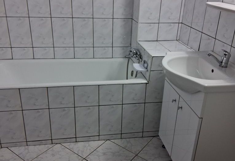 3 camere decomandat modern, 90 mp, 2 bai, etaj 2, pret excelent - Poză 6