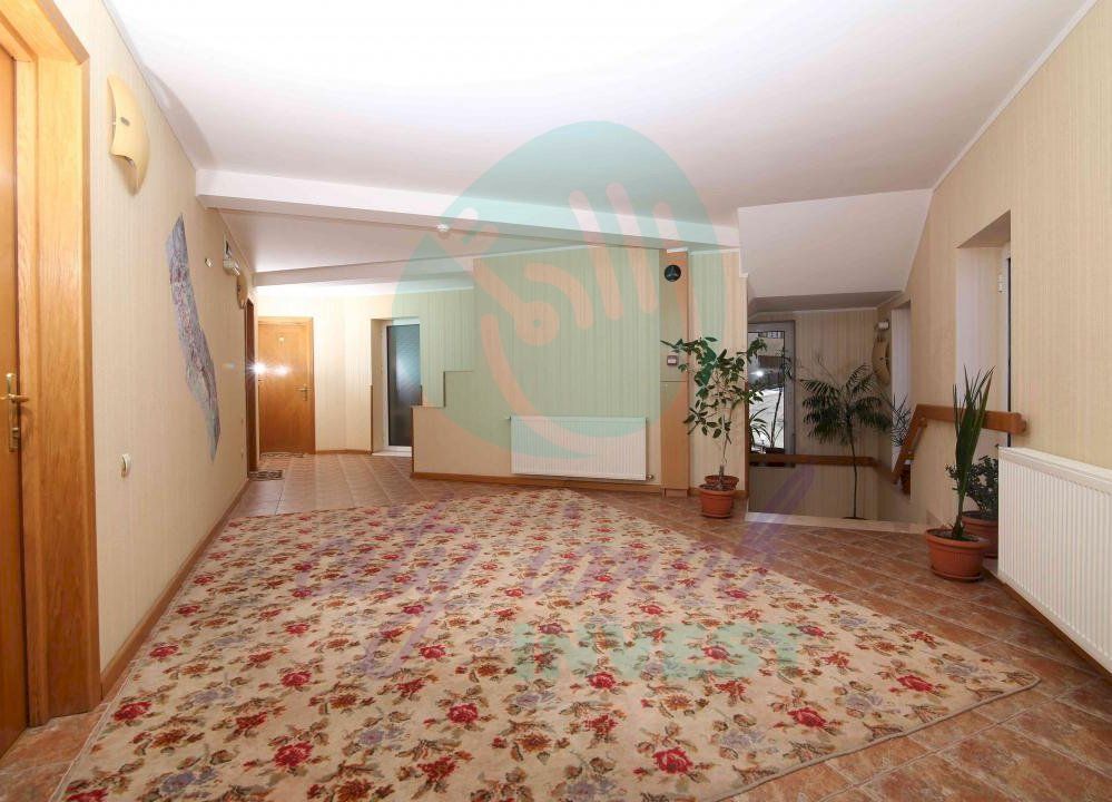 Vila cu 24 de camere cu priveliste superba ideal investitie in PREDEAL - Poză 35