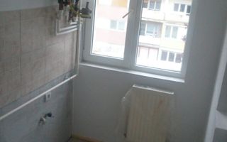 ageuropa.ro vinde ap 3 cam 49mp cu BALCON la etajul 3 în Micro 15. - Poză 2
