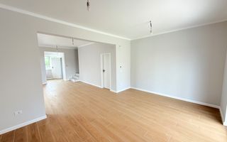 Bucovăț-Duplex 4 Camere-La Cheie - Poză 16