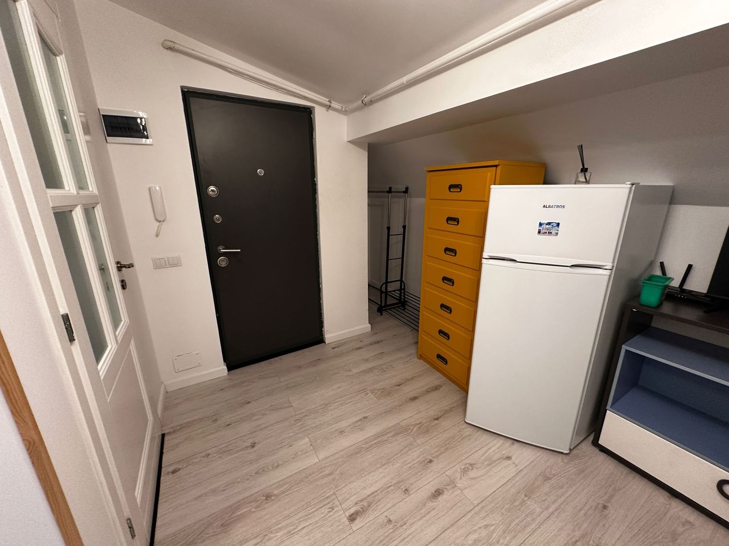 Garsoniera Studio Langa Metrou Bucurestii Noi Chitila Parc Bazilescu - Poză 5