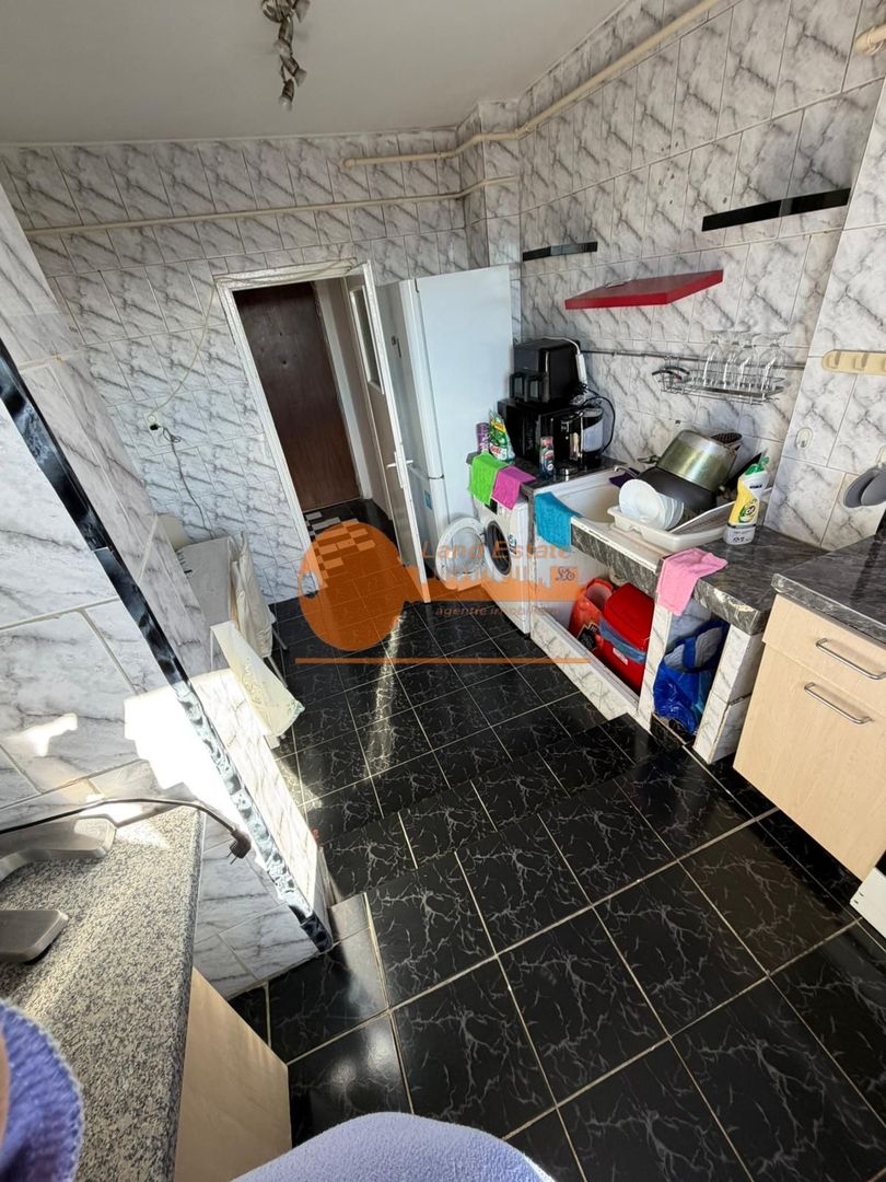 Apartament cu 3 camere in zona Giulesti - Poză 9