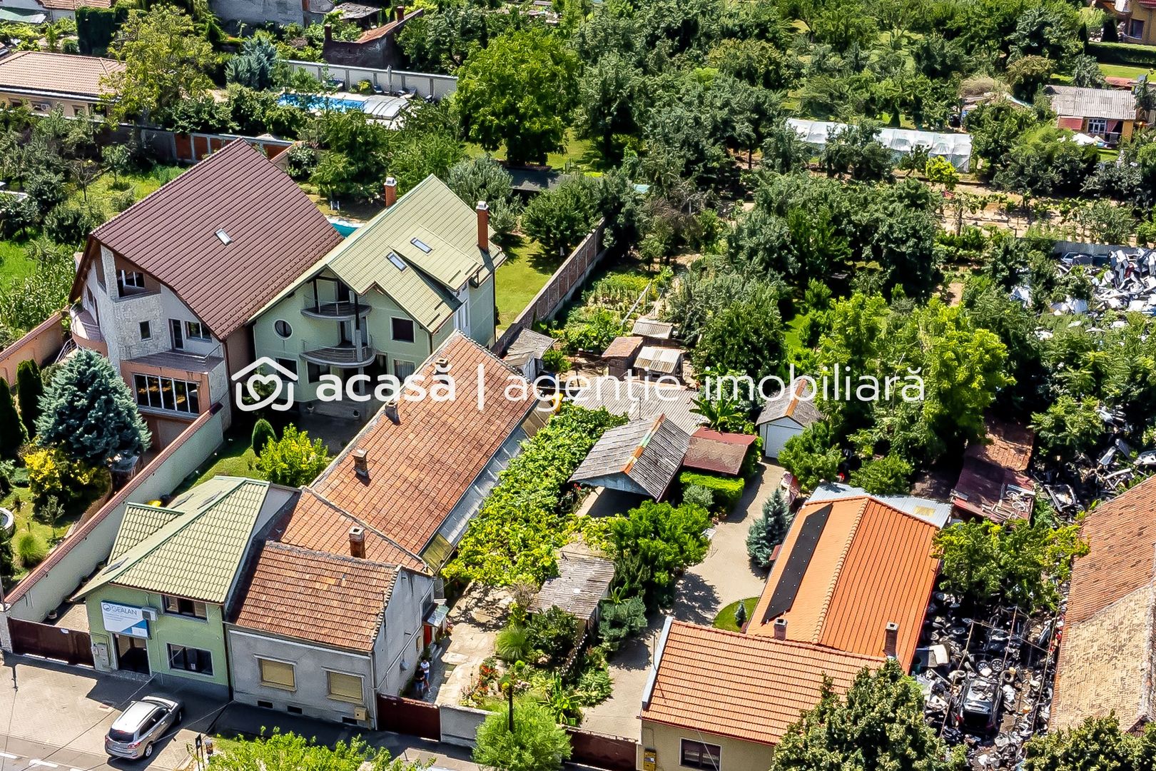 PRET NOU!!! Casa in Parneava - Poză 1