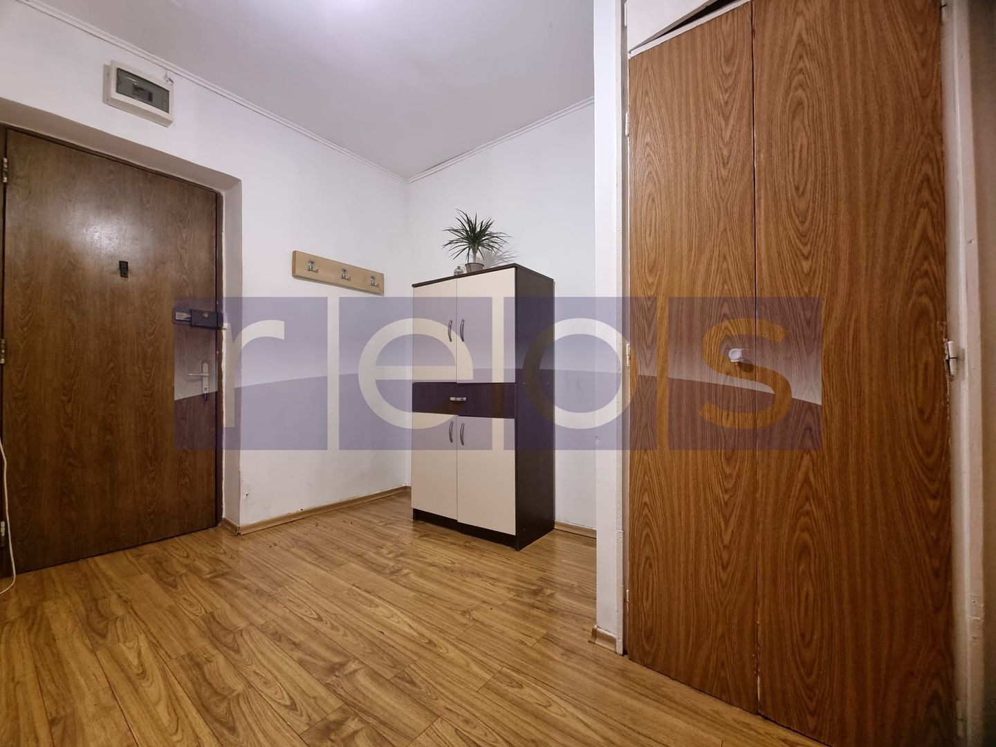 VANZARE -GARSONIERA -TIMPURI NOI -TINERETULUI - Poză 7