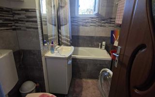 Apartament cu 3 camere, decomandat – Cartier Tudor, Zona Diamant - Poză 7