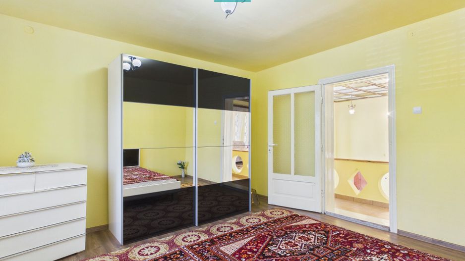 Casă/vilă cu 10 camere – Ineu, centru - Poză 16
