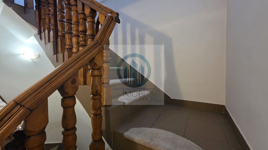 Casa D+P+M in Deva-Aurel Vlaicu, 3 dormitoare, 3 bai, garaj si terasa - Poză 6