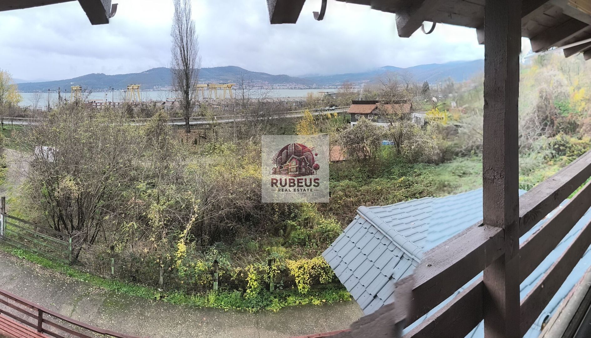 Proprietate langa Dunare – 3000 mp, priveliste si potential business - Poză 7