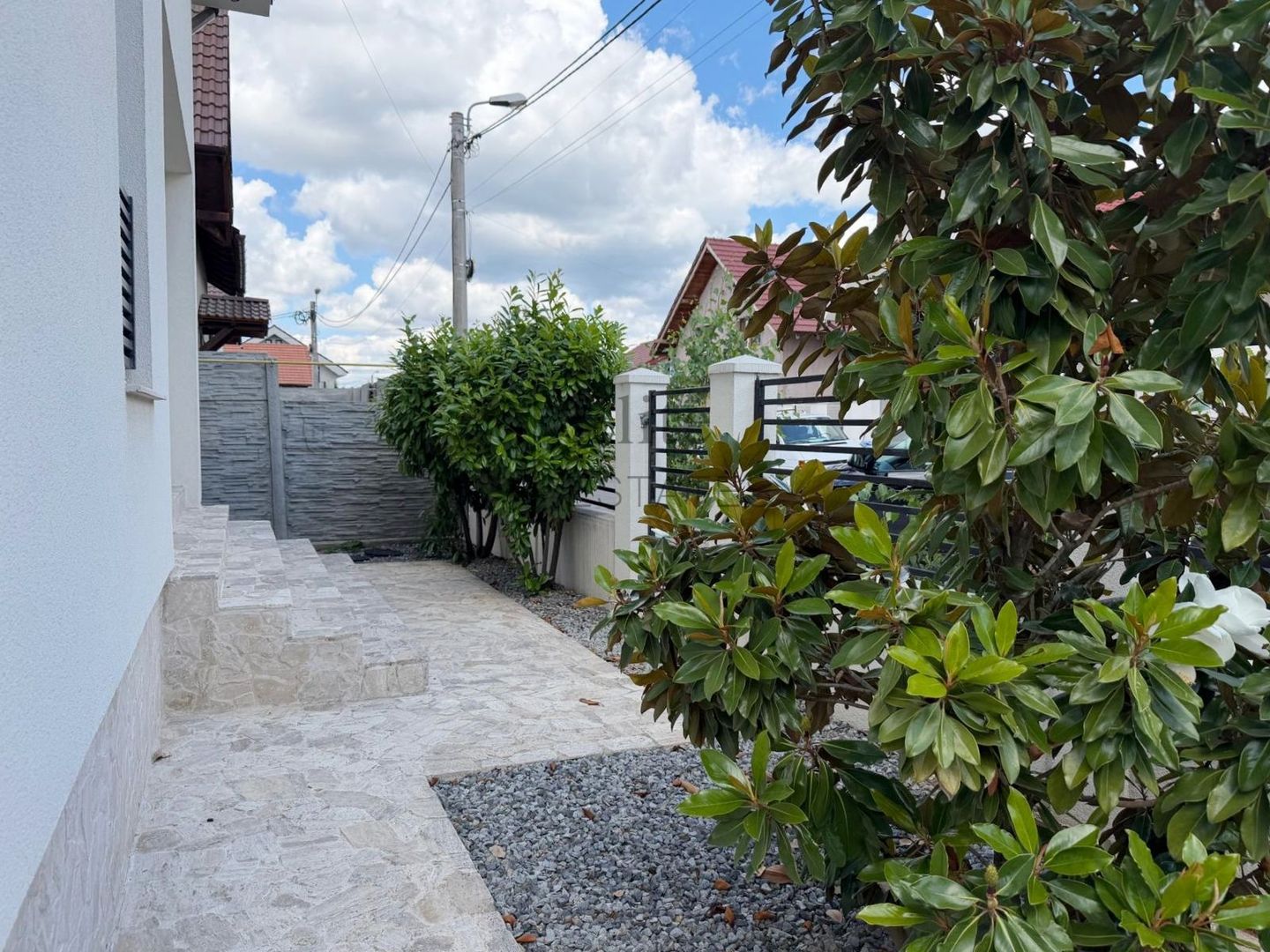 Casa cu 5 camere in Cartierul Tineretului | Prima inchirere - Poză 20