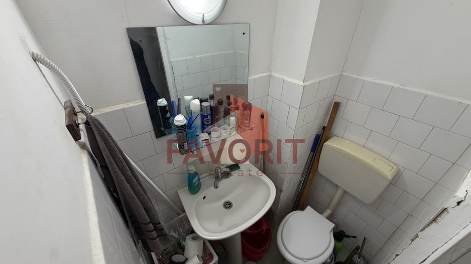 Decomandat. La 2 pasi de Shopping City. 2 bai - Poză 17