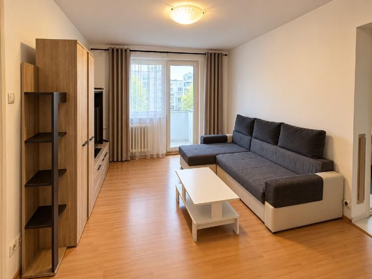Apartament 3 camere de vanzare Veteranilor - Poză 1