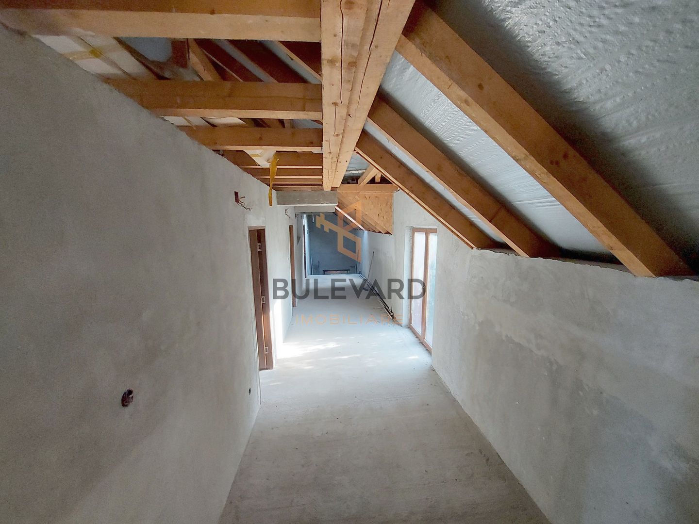 Casa individuala+ birou/spatiu comercial pe Strada 1 Mai! - Poză 9