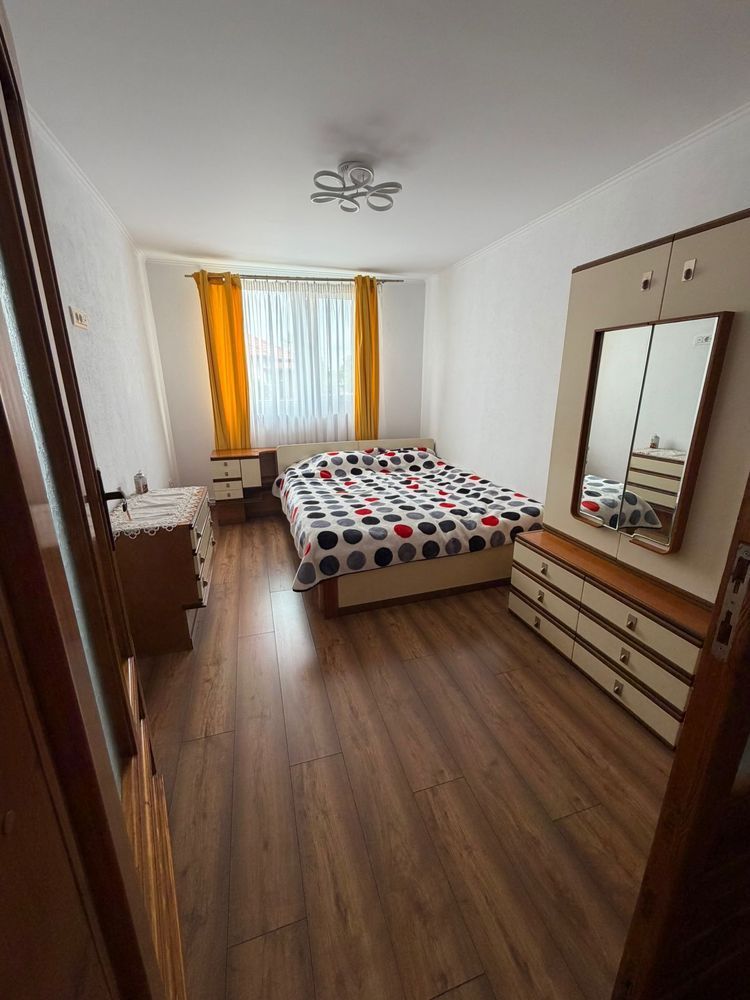 Închiriez casă individuală spațioasă 5 camere ( 200mp ) compusă din 2 apartamente cu intrare separată - Poză 3