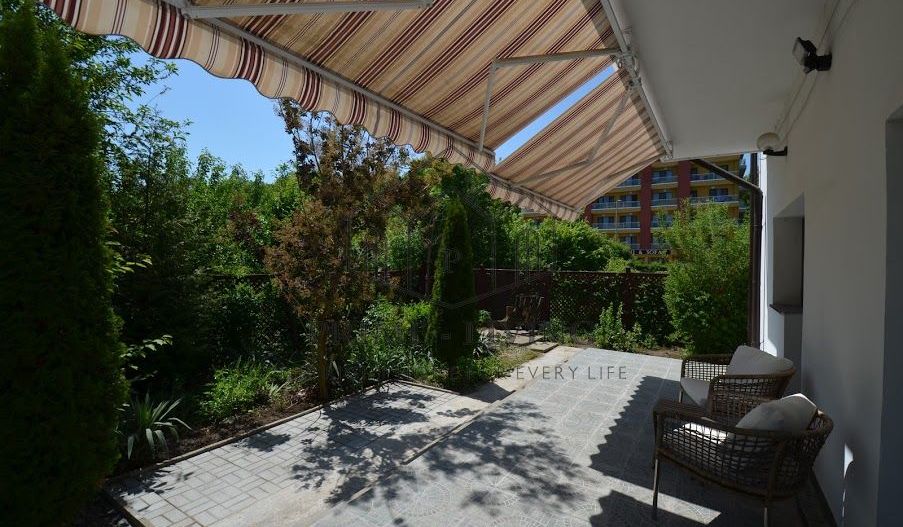 Vilă splendidă cu grădină extinsă și facilități moderne - Poză 1