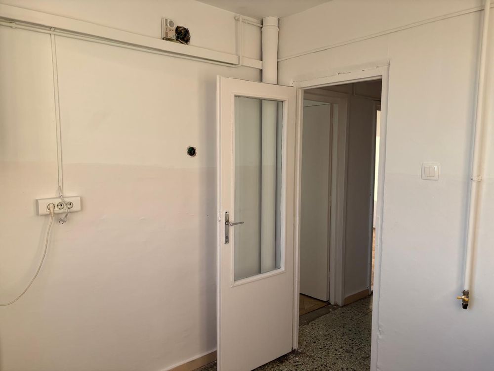 Ap. 2 camere, zona Dambovita, etaj intermediar, centrala termica - Poză 7