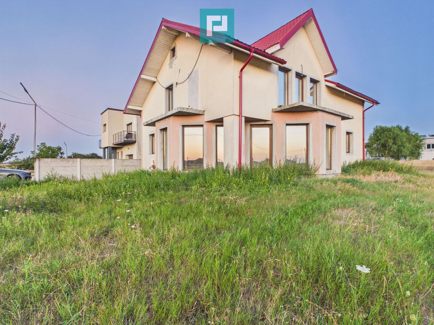 Casă individuală cu 6 camere în Sânandrei - Poză 1