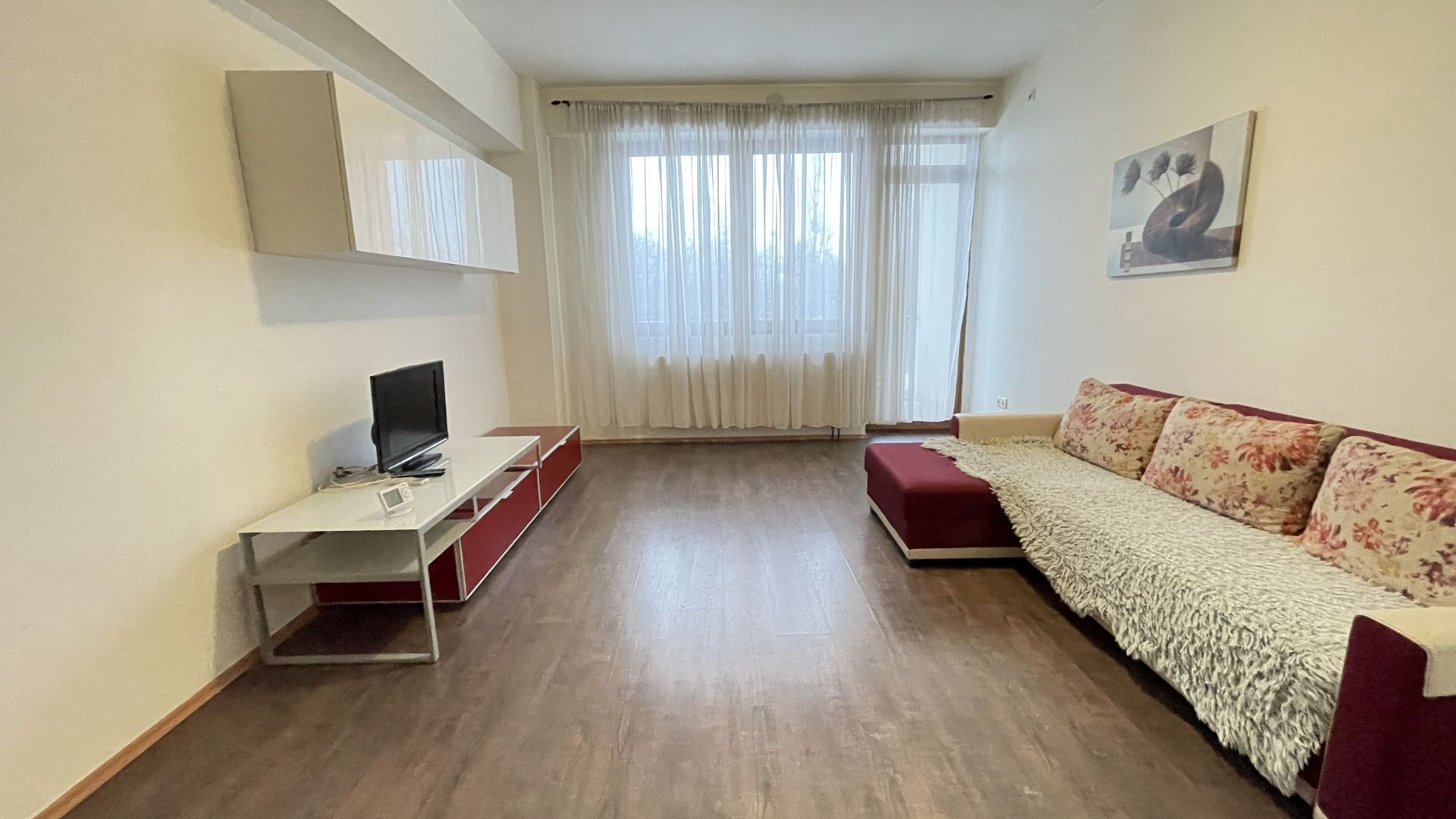 Apartament doua camere,etaj 1,doua locuri de parcare - Poză 8