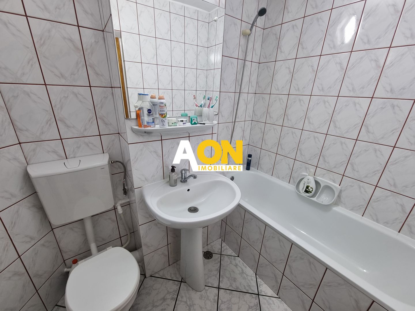 De vanzare apartament 5 camere, etaj intermediar, Cetate - Poză 7
