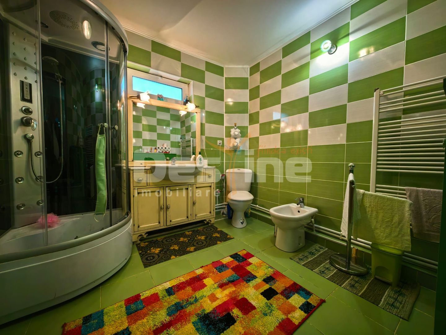 Vila cu etaj si mansarda, teren 7.200 mp, 1.550 mp intravilan - Poză 8