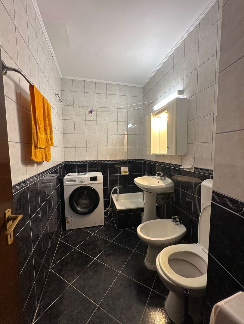 Apartament incapator cu trei camere, zona Vatra Luminoasa - Poză 12