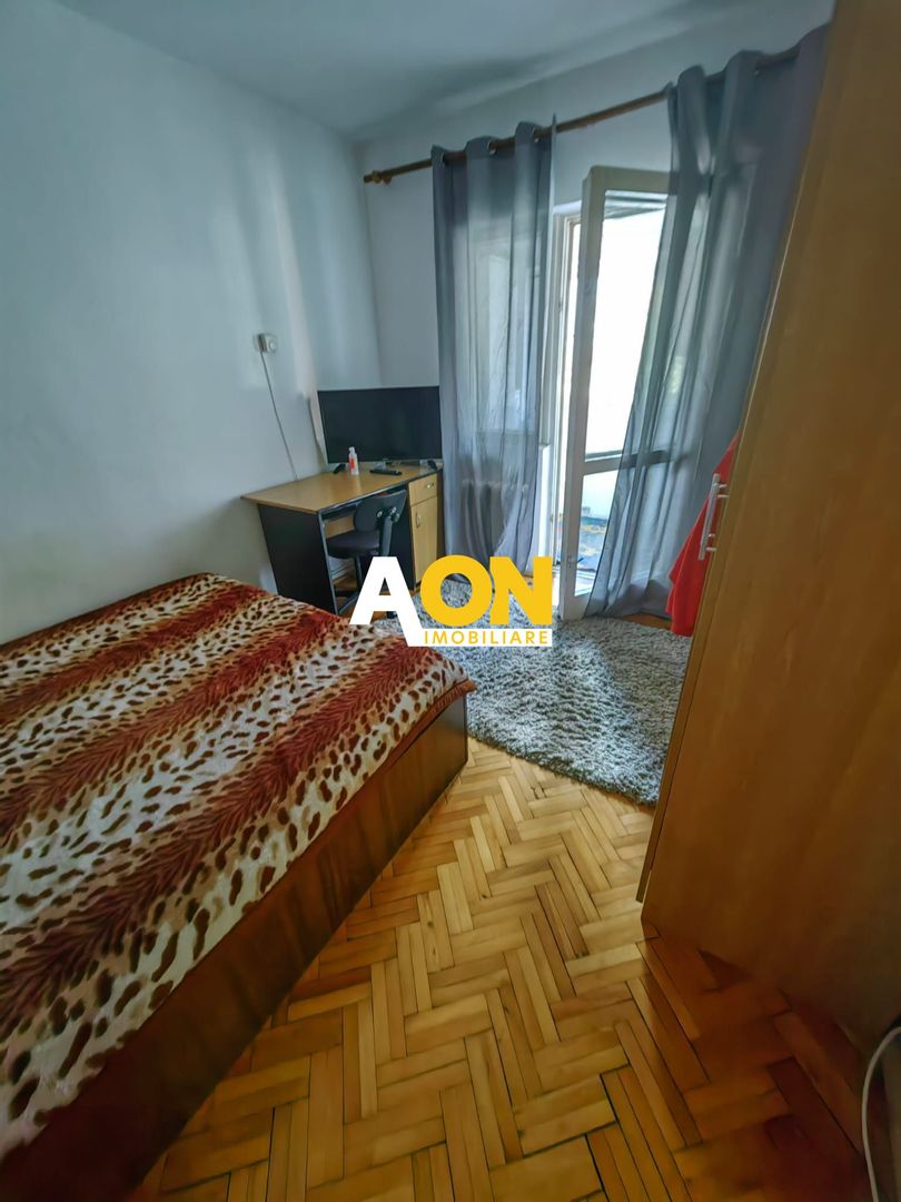 Apartament 3 Camere, Decomandat, Zona Cetate, Etaj 1 - Poză 3