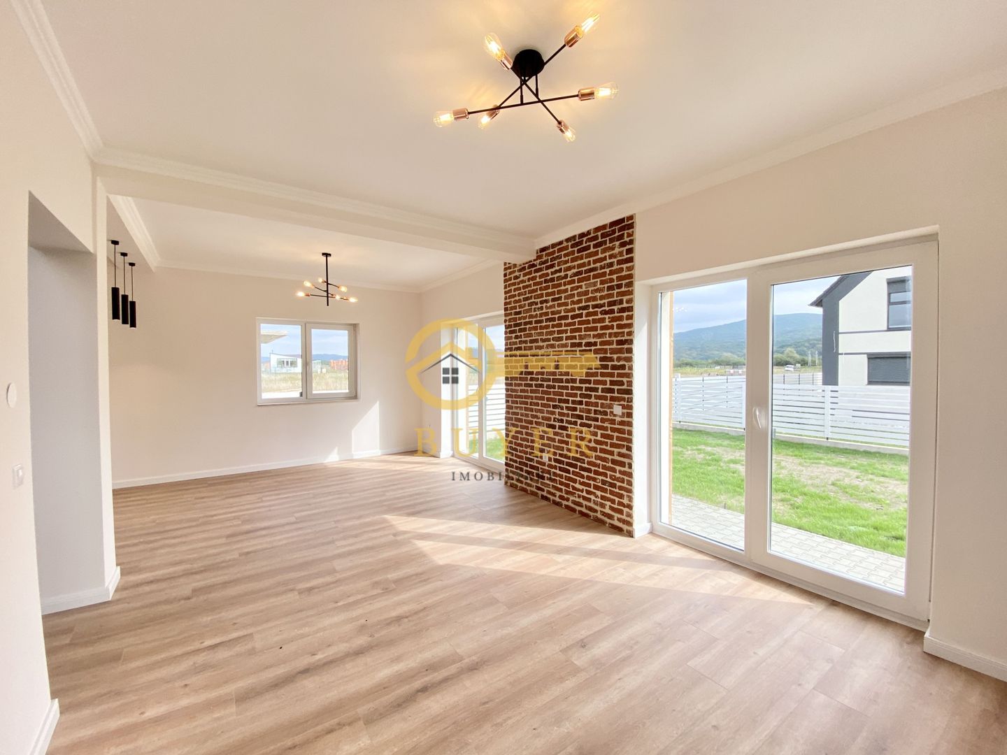 Casa intabulata, finisata LA CHEIE- Talmaciu, zona cu peisaj superb - Poză 1