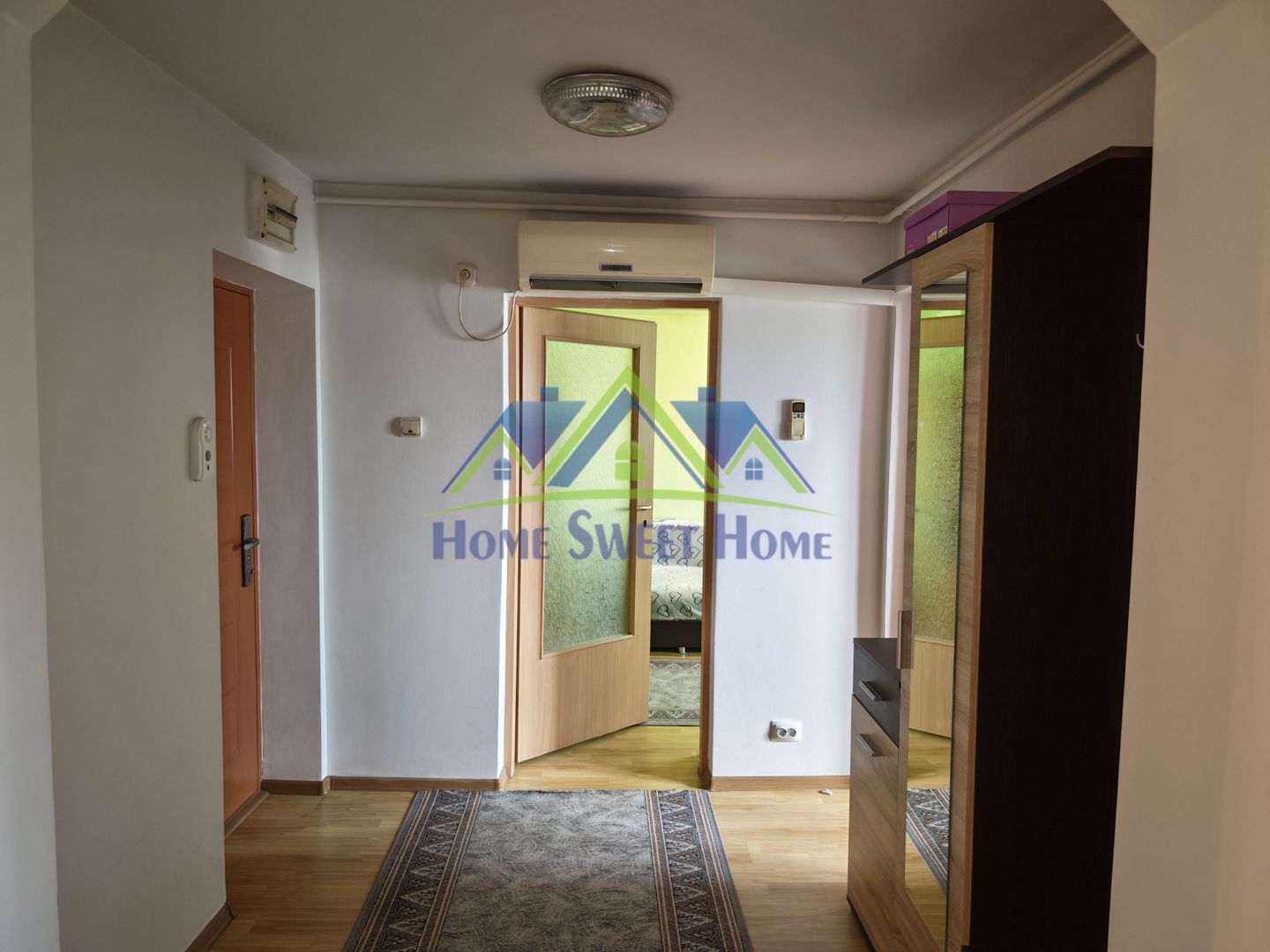 Inchiriez apartament 2 camere, etaj 4/4, zona M3, mobilat și utilat! - Poză 1