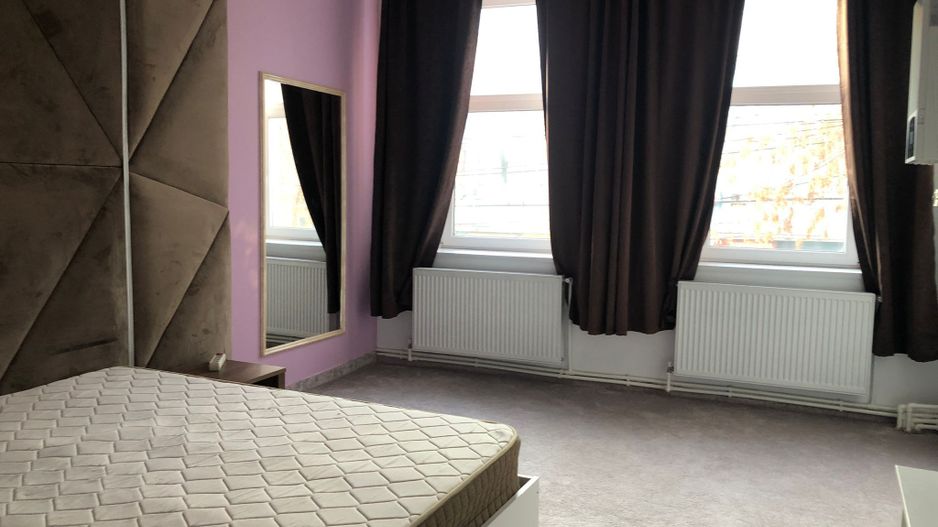 Casa de inchiriat   P+1E+M  - Piata Centrala - Poză 12